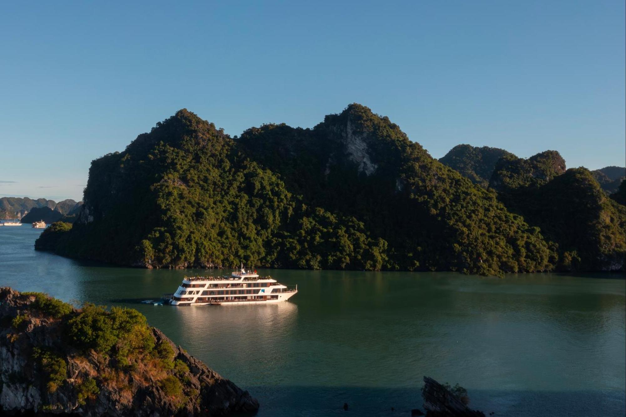 Hotel Le Theatre Cruises - Wonder On Lan Ha Bay Hạ Long Exterior foto